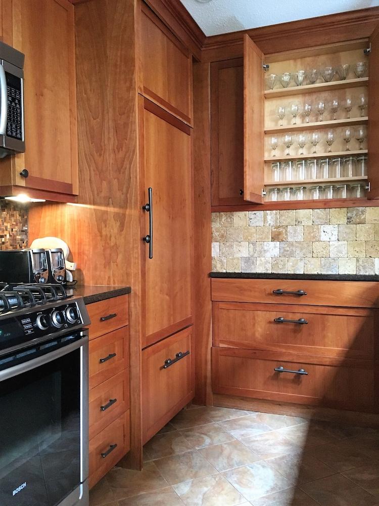 Kettlebrook - 2 Br Condo