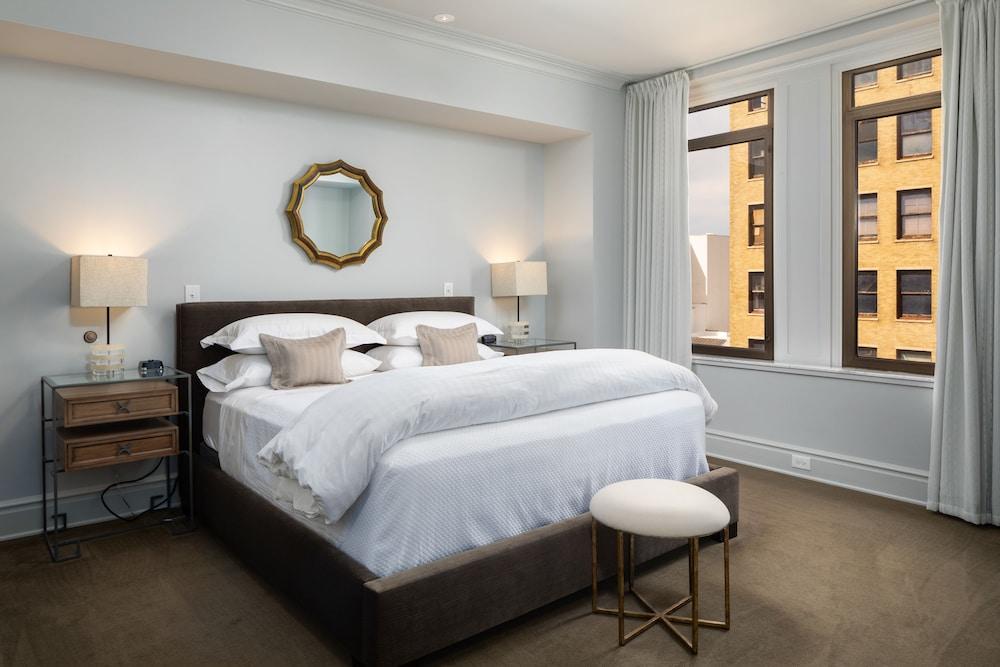 John Hand Club Hotel