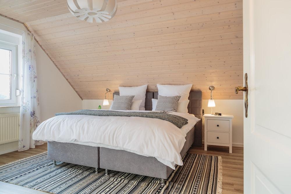 Schwalbe in der Heide