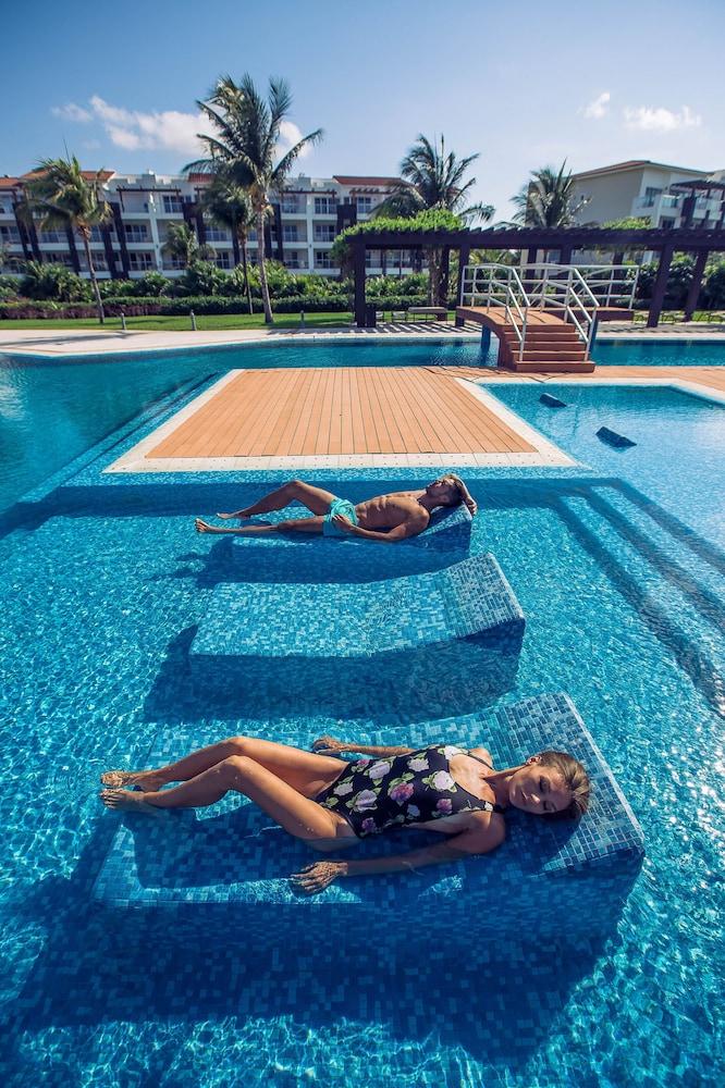 MareAzul Apartment 631 by Realty Group