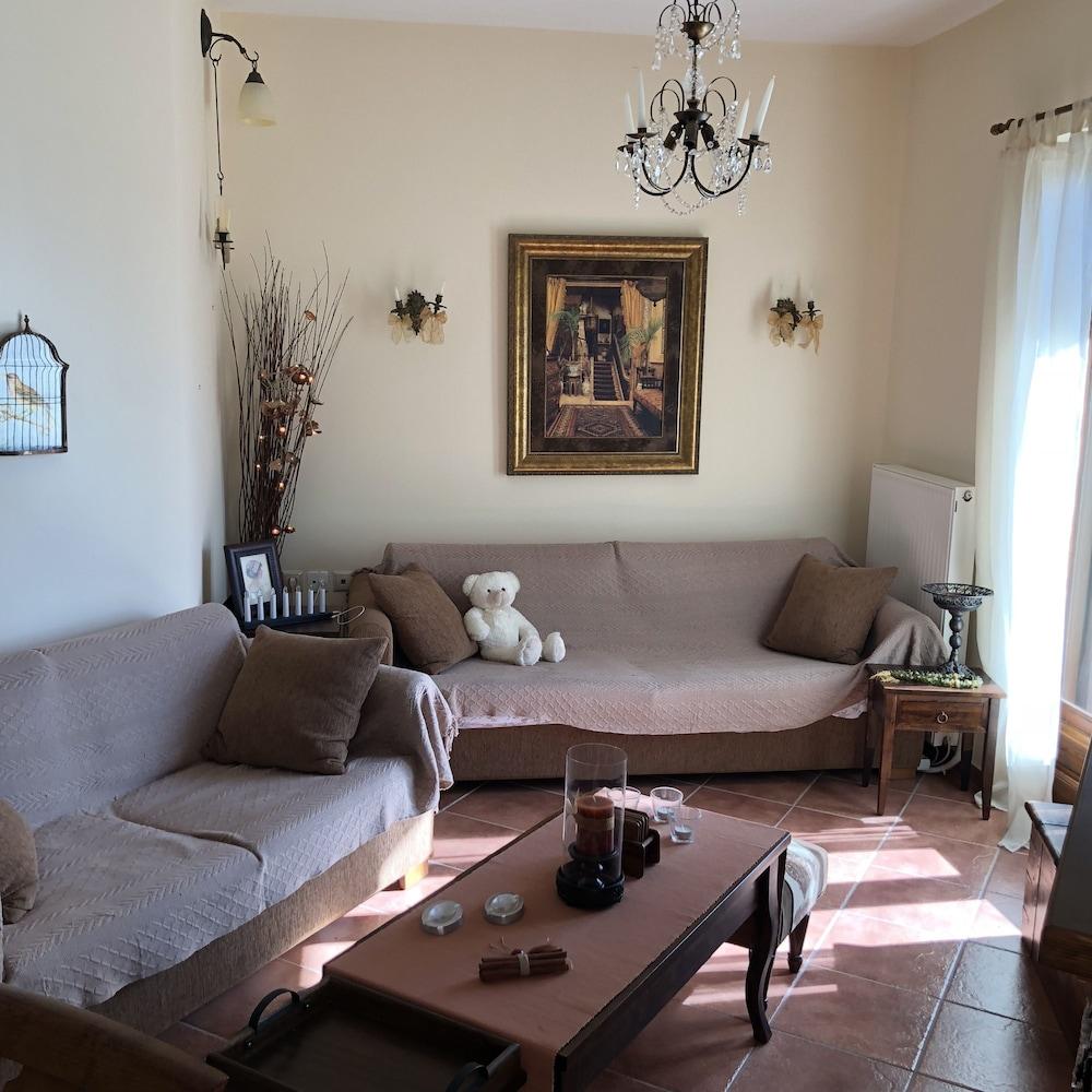 Arahova Cozy Apartment