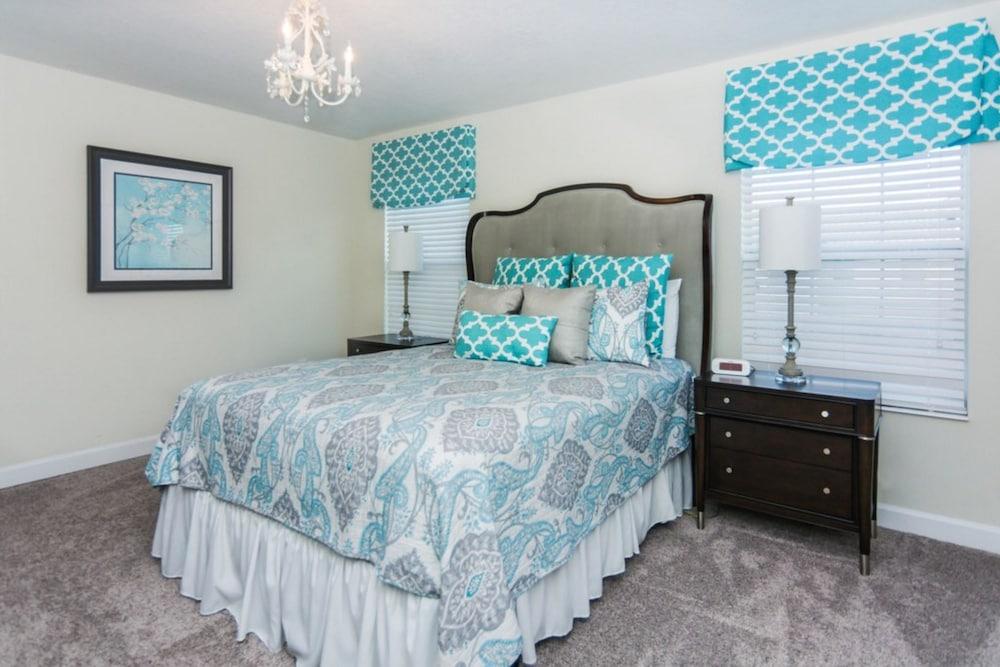 Amazing Townhome with private pool SL3054