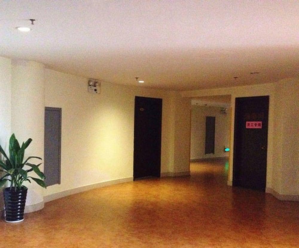 Luoya Fengqing Hotel