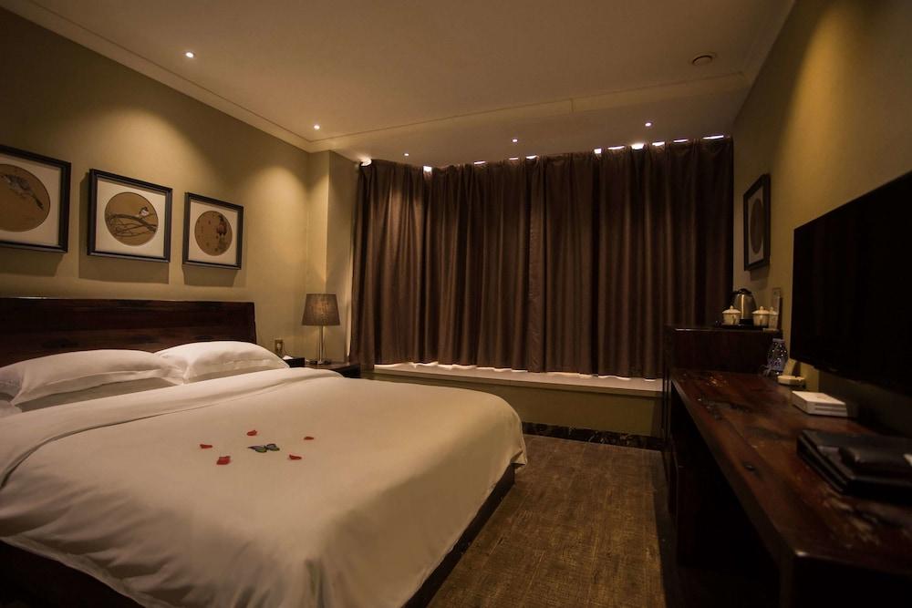 Century Boutique Hotel