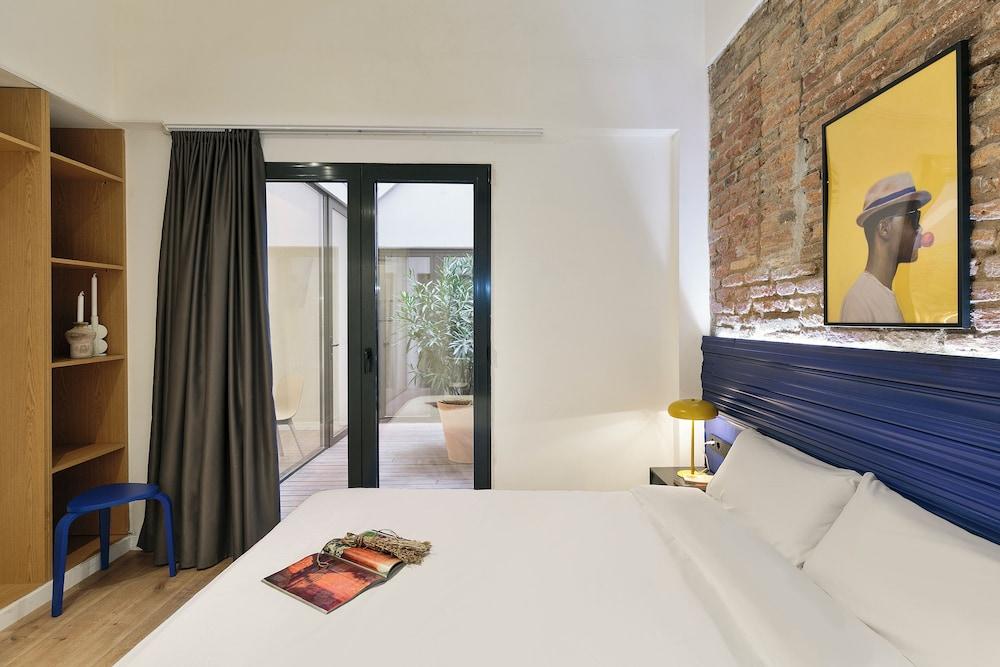 Arte Suites by Olala Homes