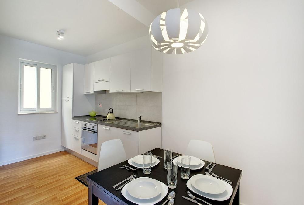 Modern Apartment With Stunning Seaviews