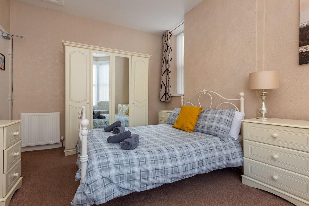 Bromley Central Holiday Home