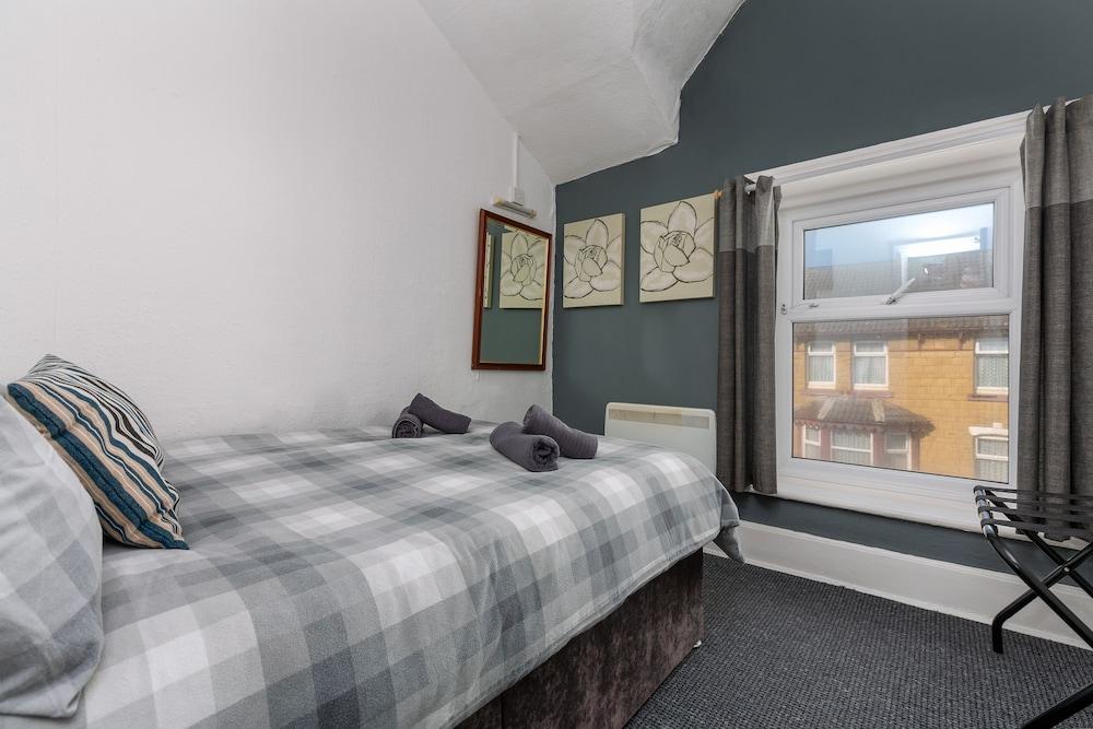 Bromley Central Holiday Home