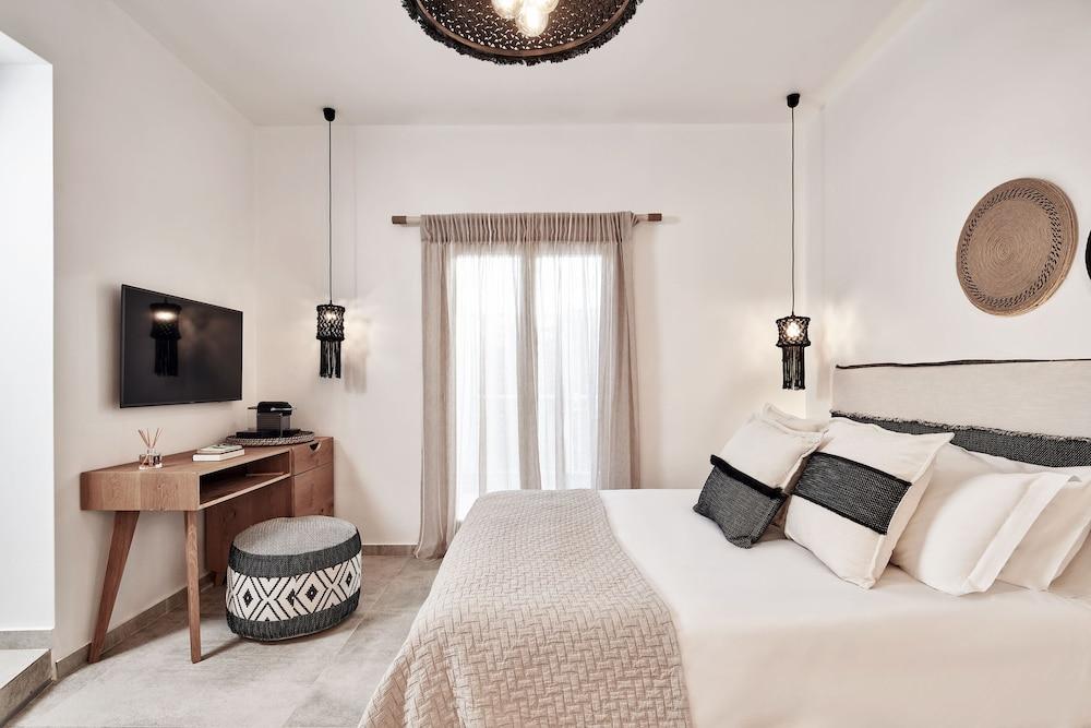 Volcano Luxury Suites Milos - Adults Only