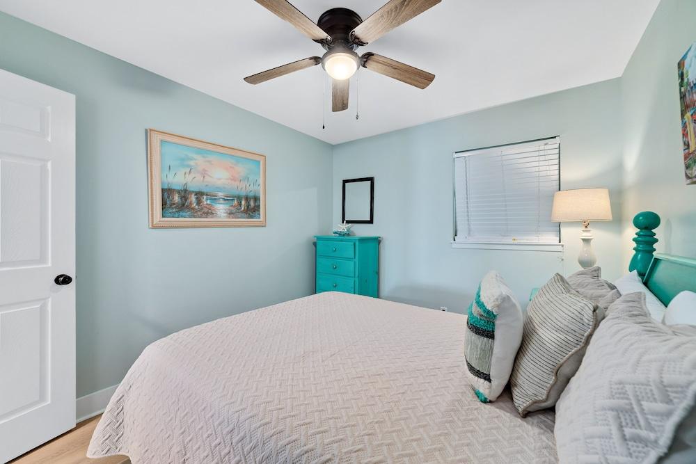 Boardwalk Condos by Hosteeva