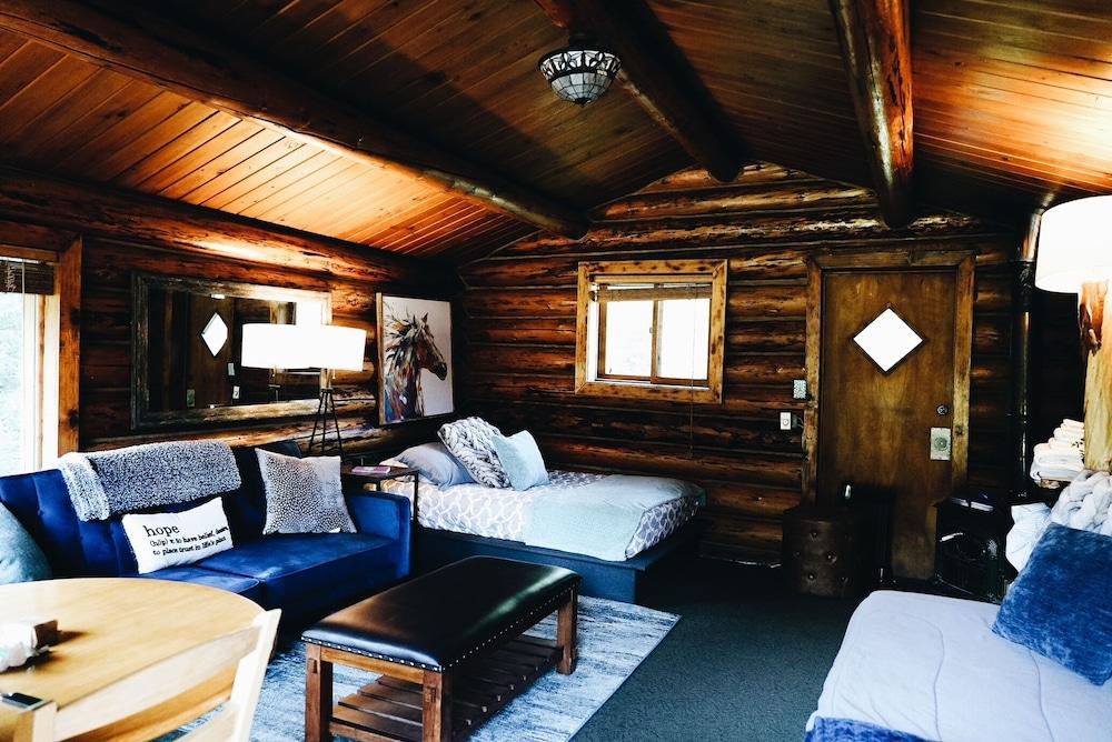 Hope Alaska's Bear Creek Lodge