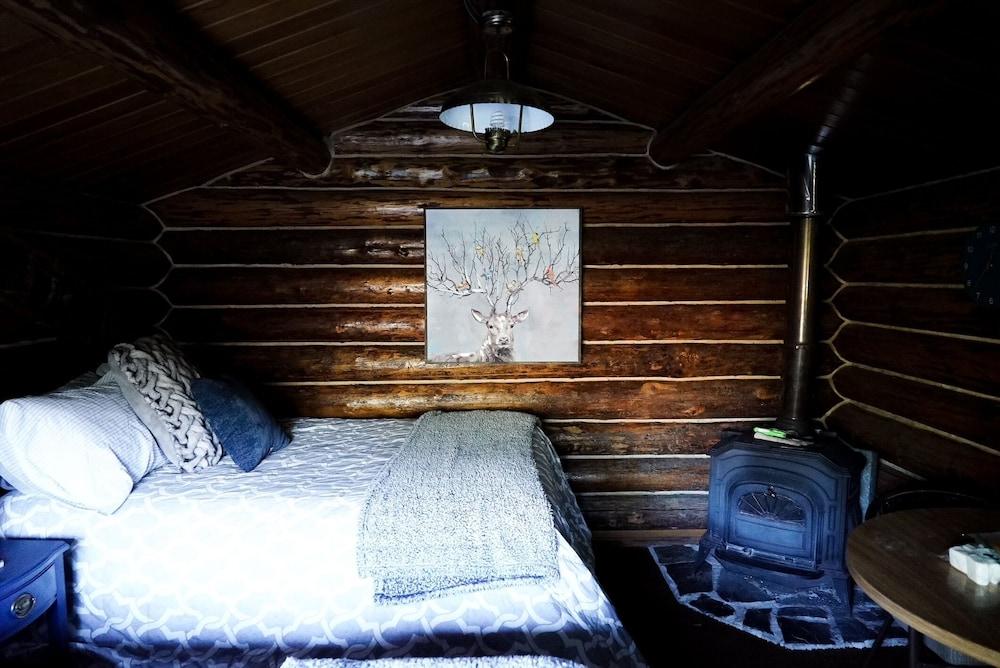 Hope Alaska's Bear Creek Lodge