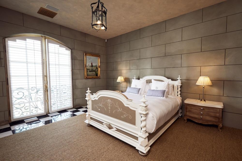 Campbell Point House