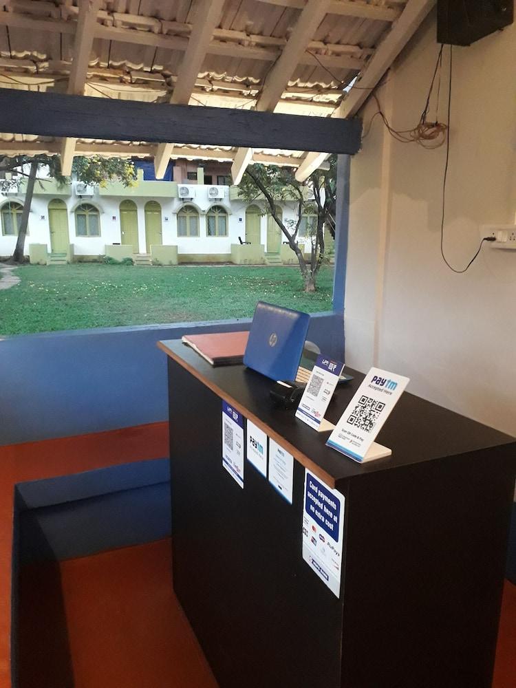 Hotel Dhuni Resorts goa