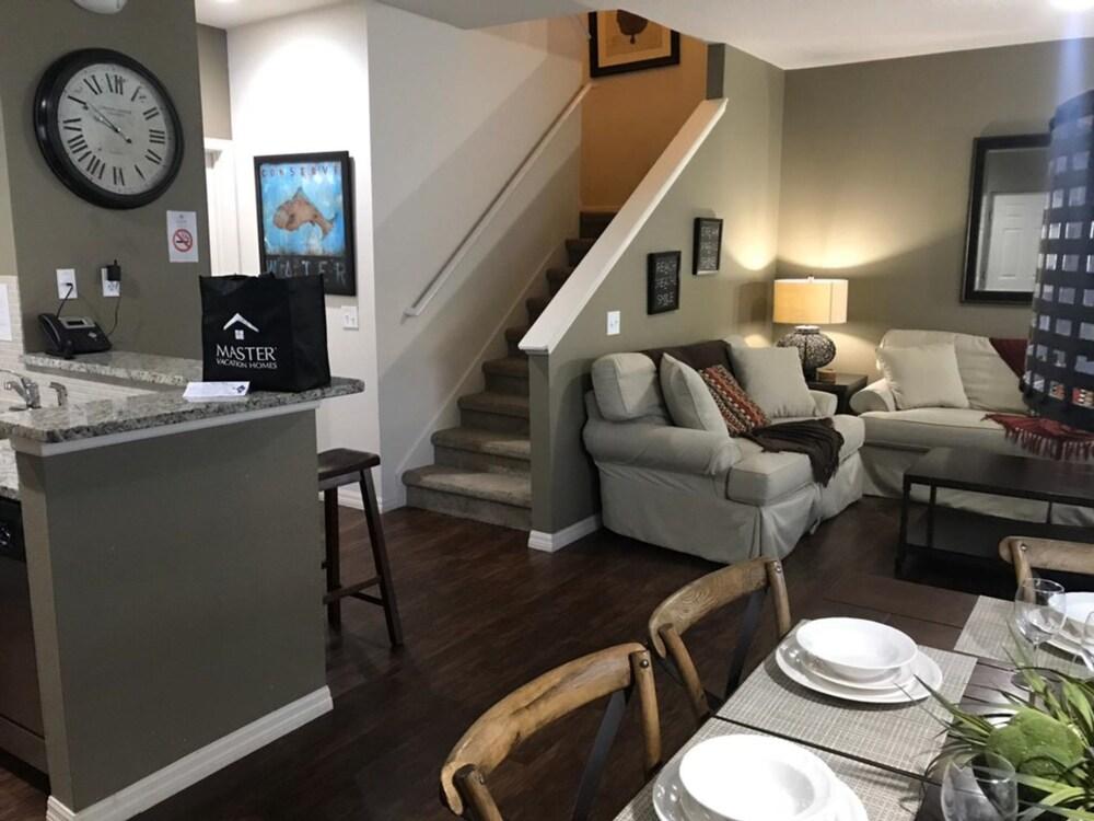 Lucaya Village 3040 #22-101