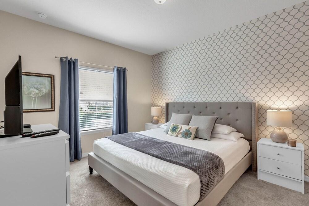 Lucaya Village 2903 #15-101