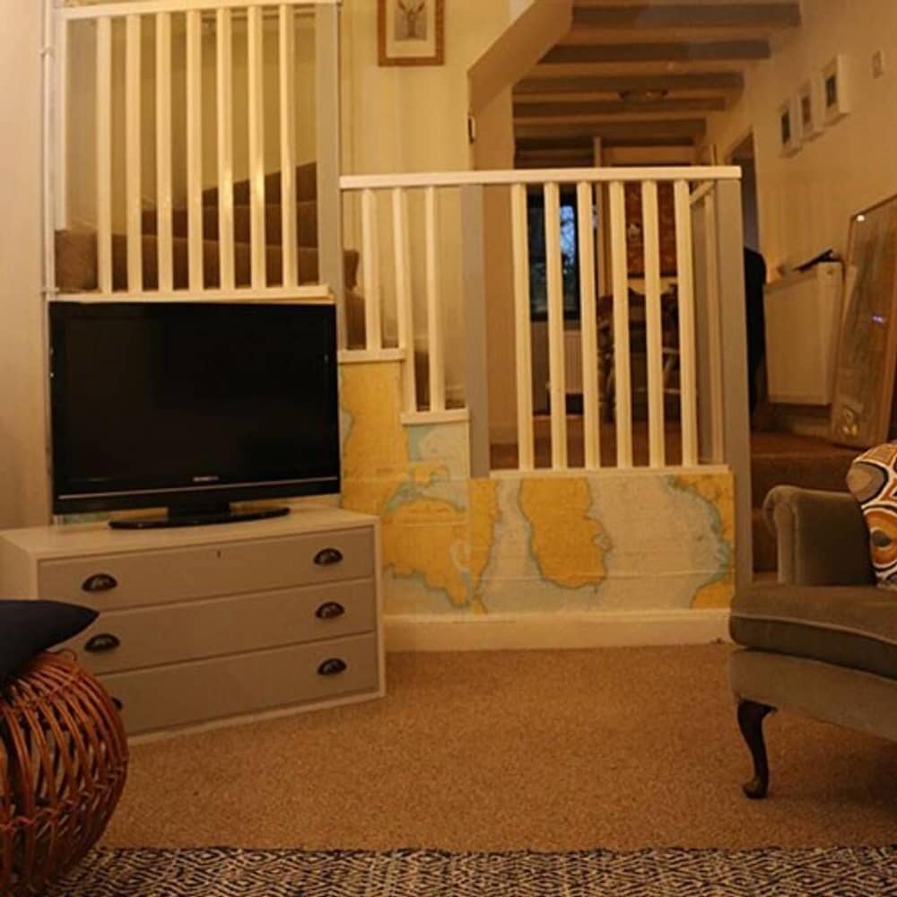 Yewtree Cottage -the Art House