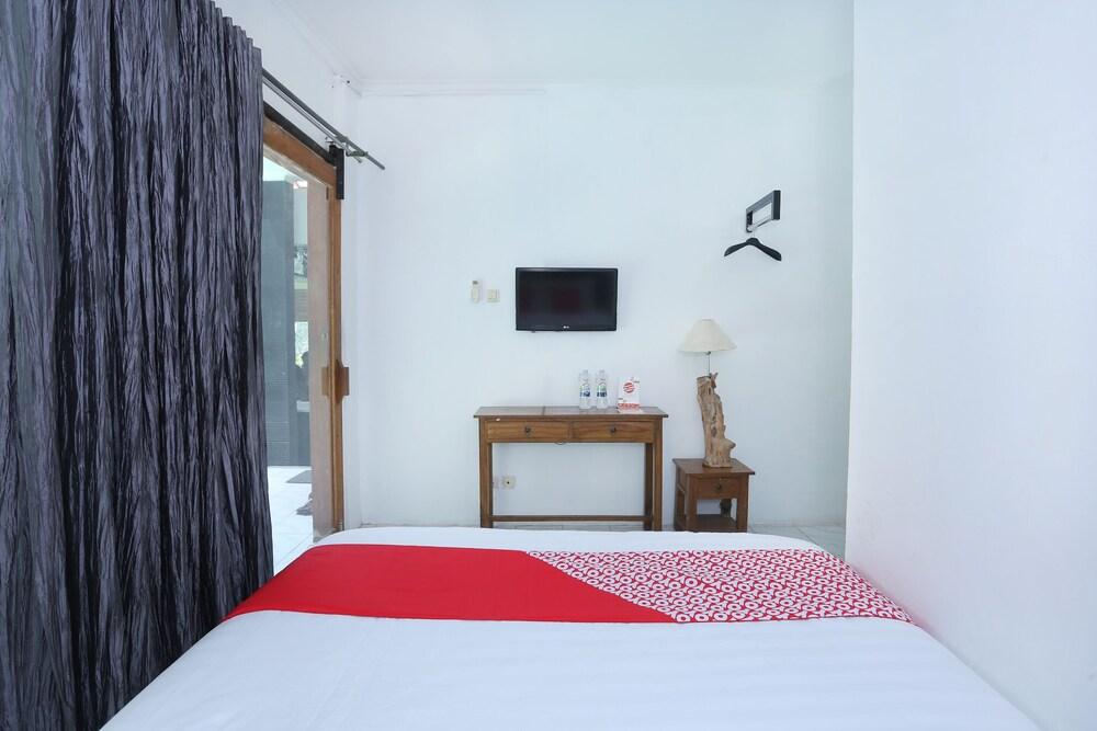 OYO 426 Hotel Gading Resto