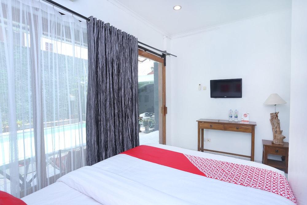 OYO 426 Hotel Gading Resto