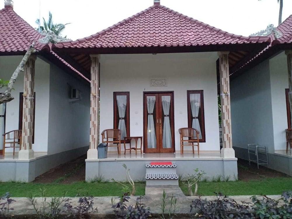 Santhi Guna Bungalow
