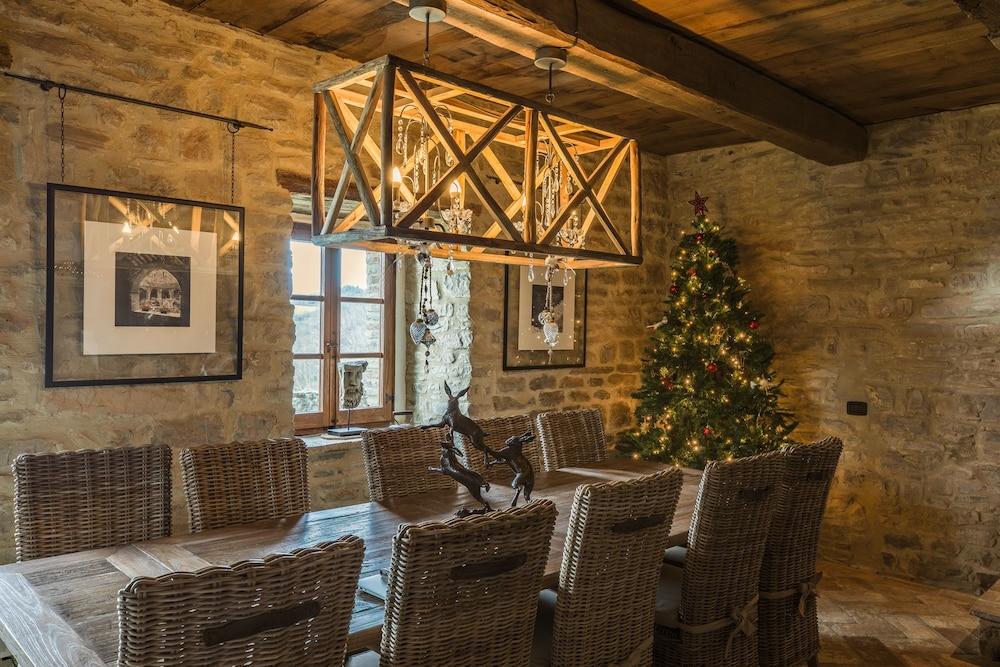 Umbrian Villa Retreat in Pietralunga With a Pool