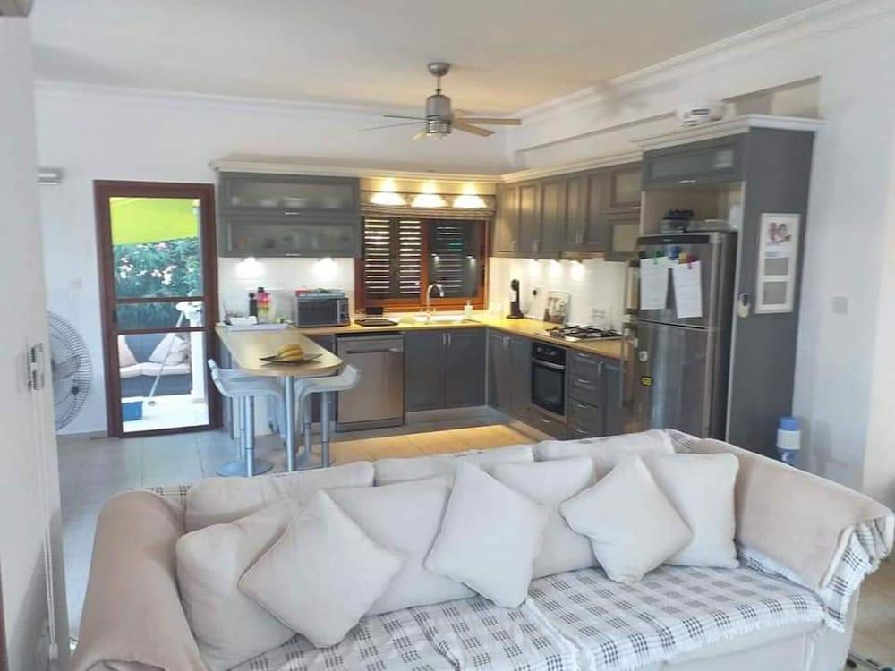 Inviting 3-bed Villa in Kayalar