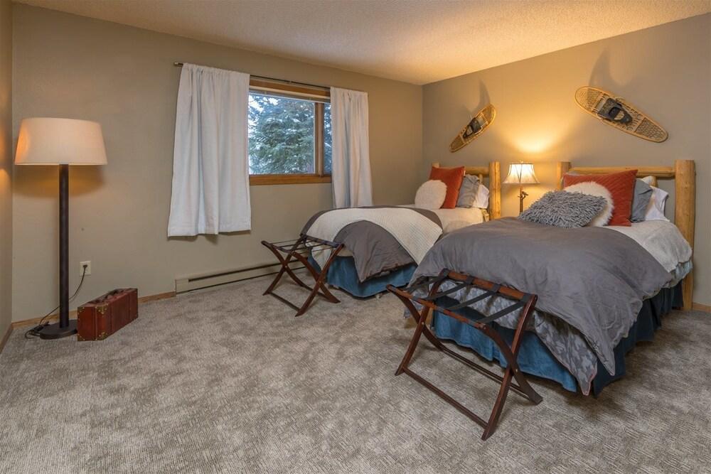 Big Sky - Hidden Village 742