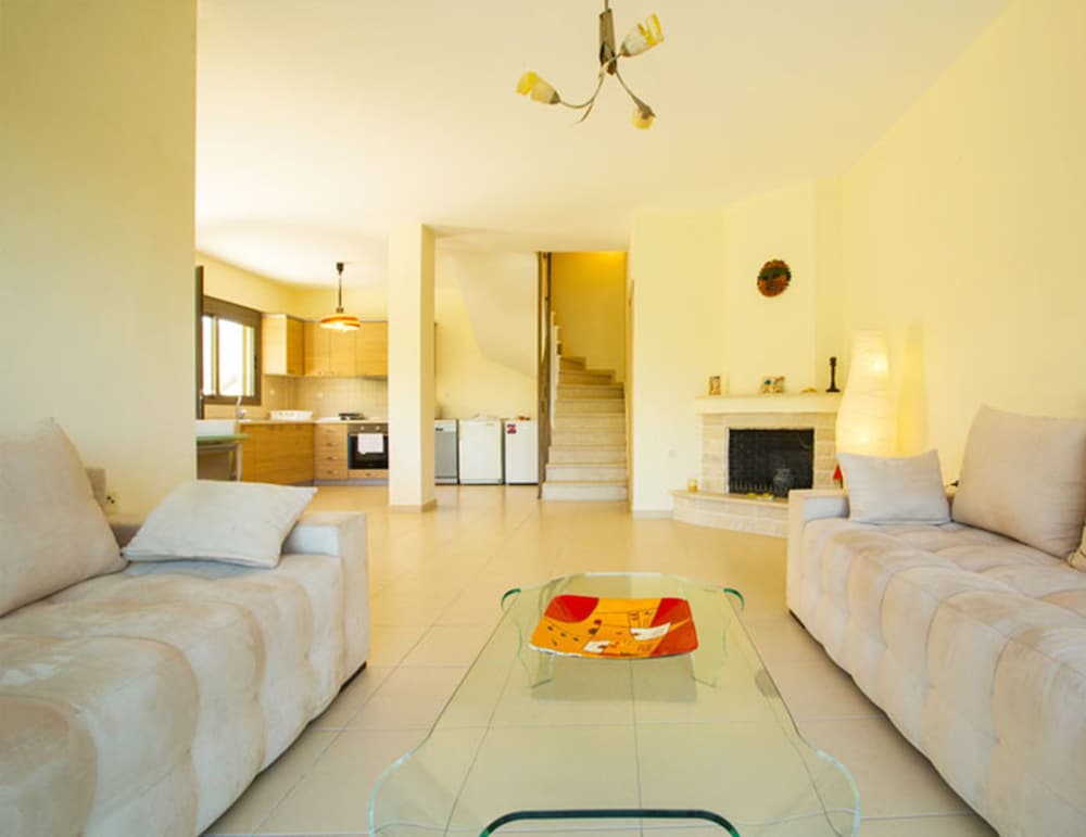 Akrogiali Villas III