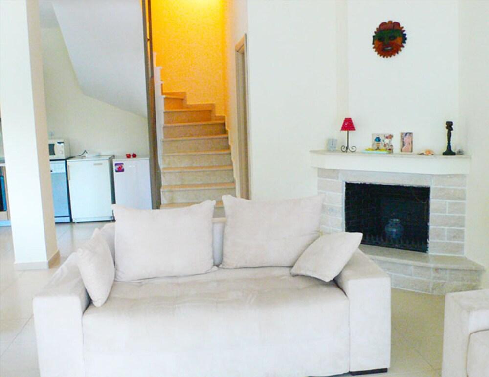 Akrogiali Villas III