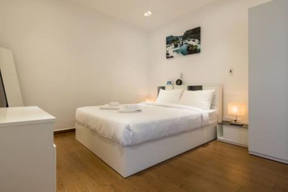 Bellavita Service Apartment