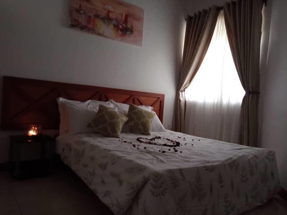 Kaazi LakeFront Villas