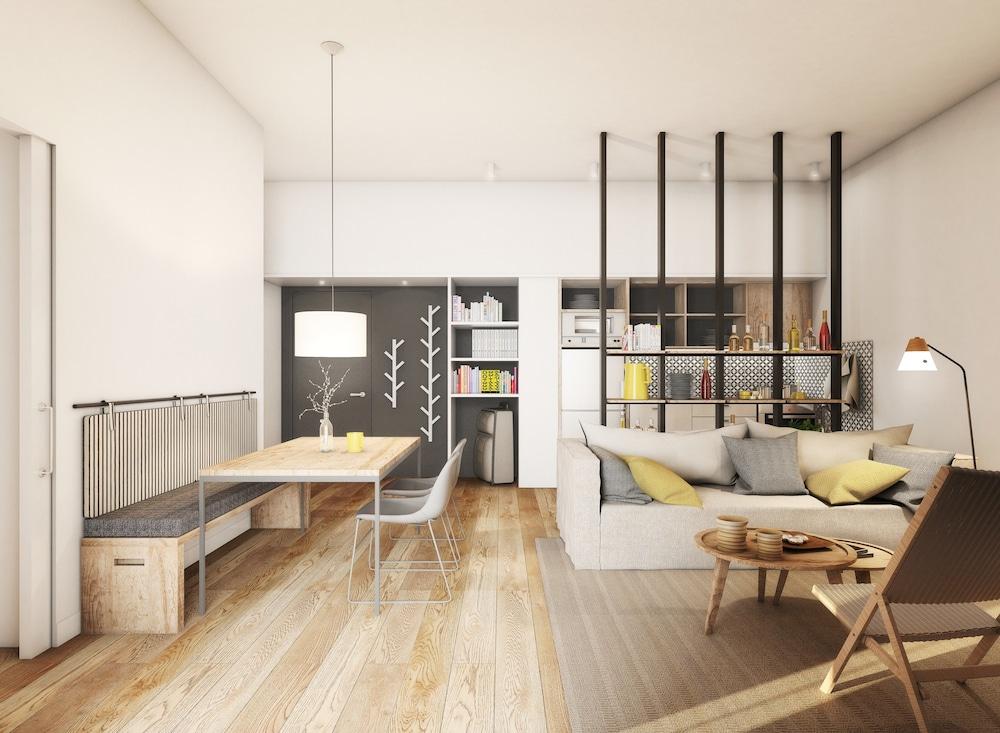 Port Plaza Apartments