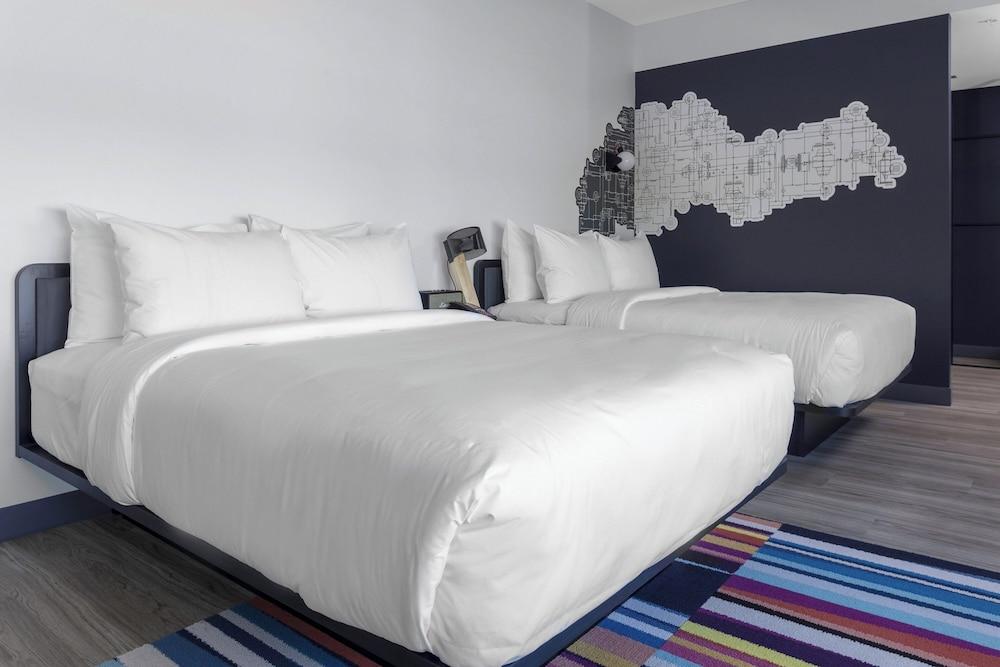 Aloft Glendale at Westgate