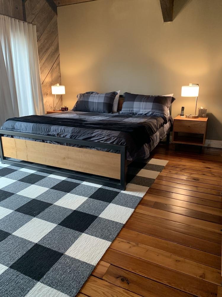 East Bank on Mill Creek