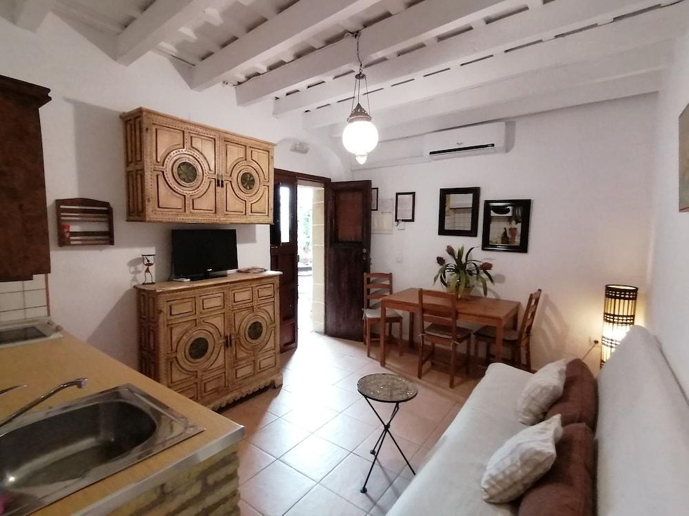 Apartamentos El Patio Andaluz