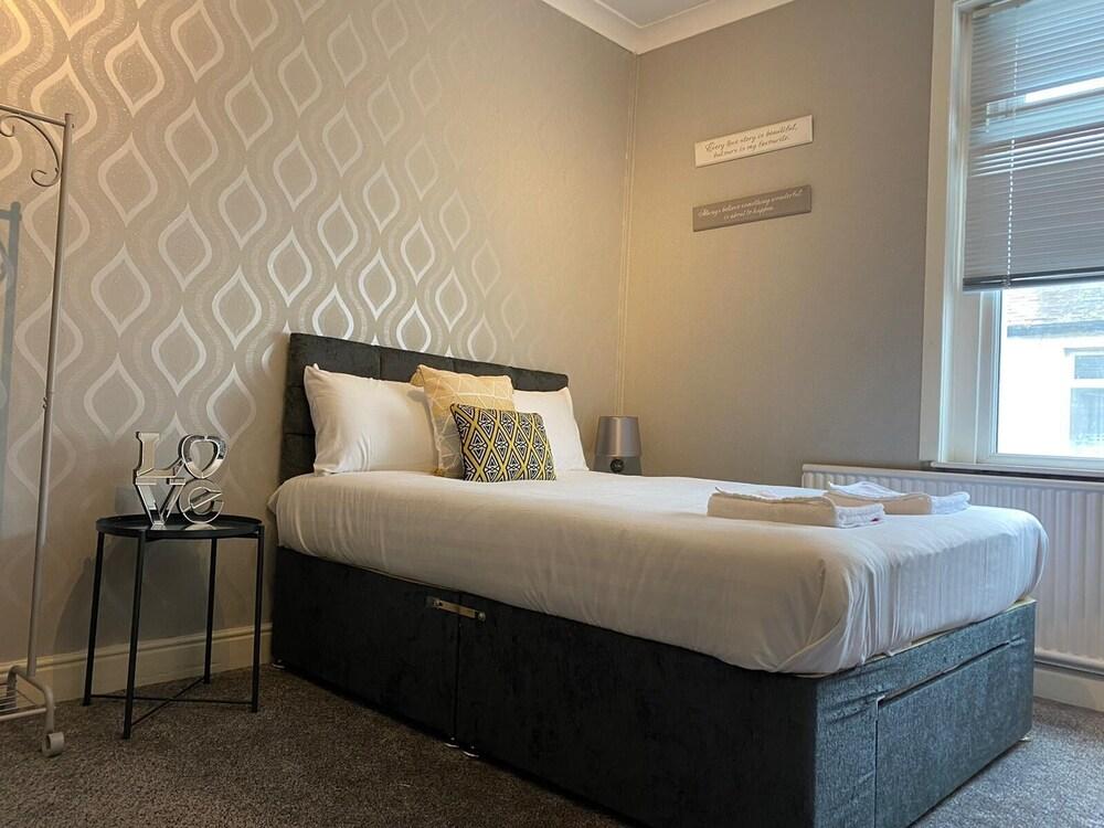 Sunflower Suite Sasco Apartments