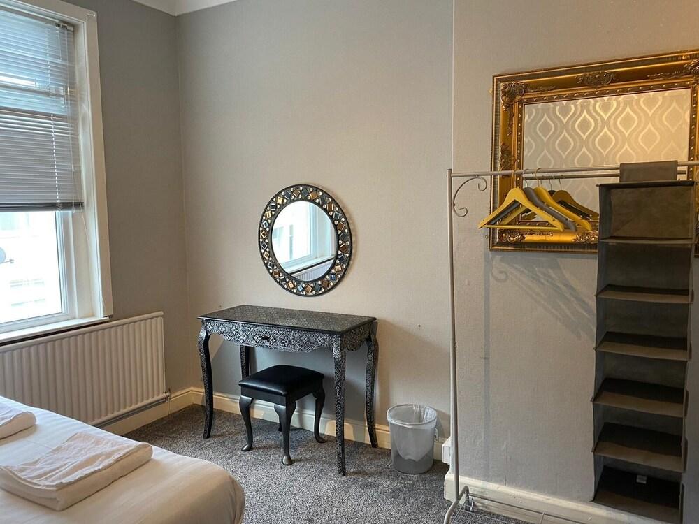 Sunflower Suite Sasco Apartments