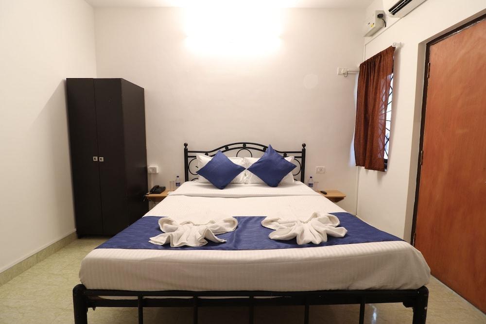 Elvin's Place by Amm