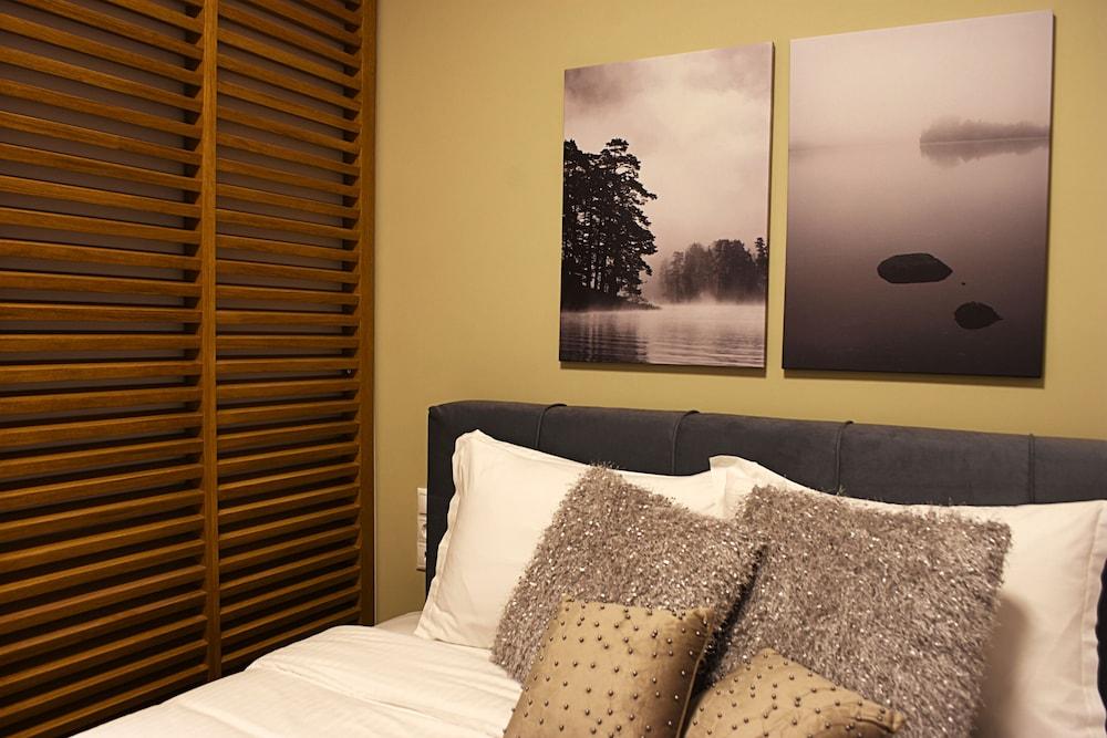 Gusto Luxury Apt Must