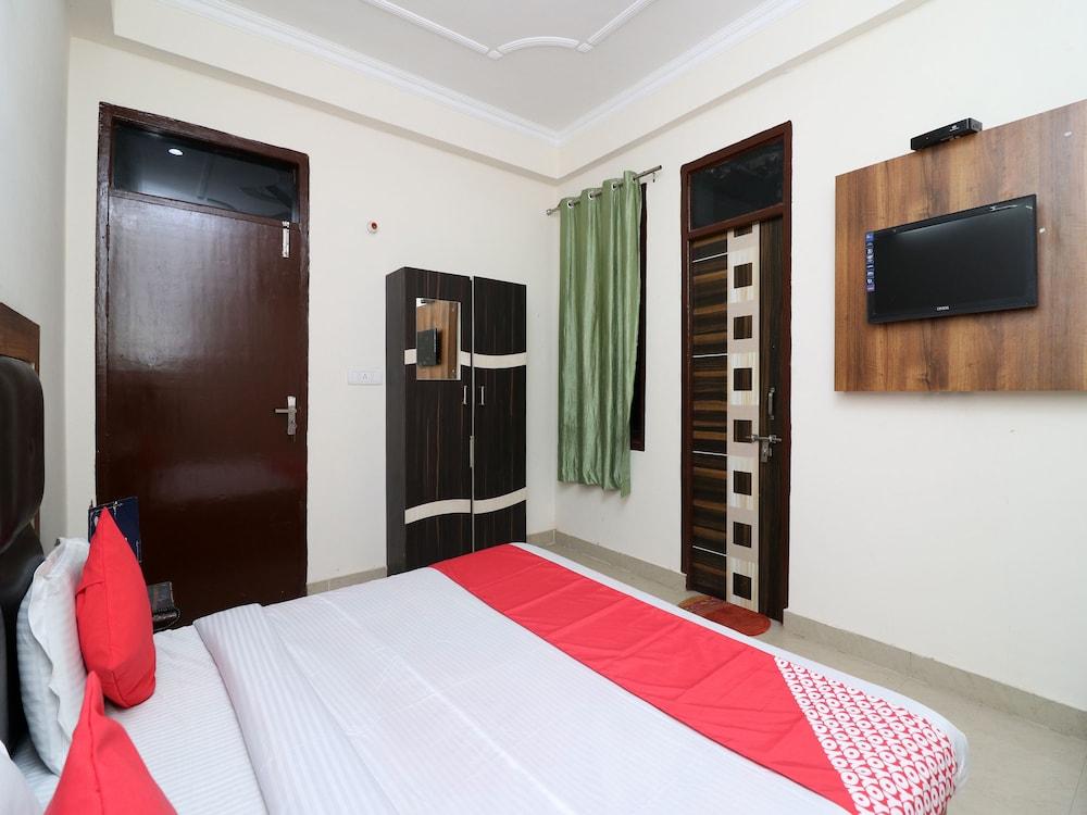 OYO 24958 Hotel Dayal