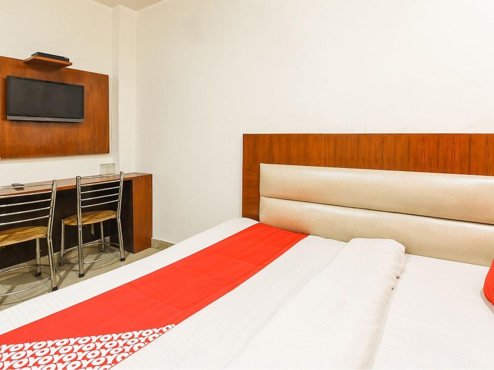 OYO 6168 Hotel Ashirwad