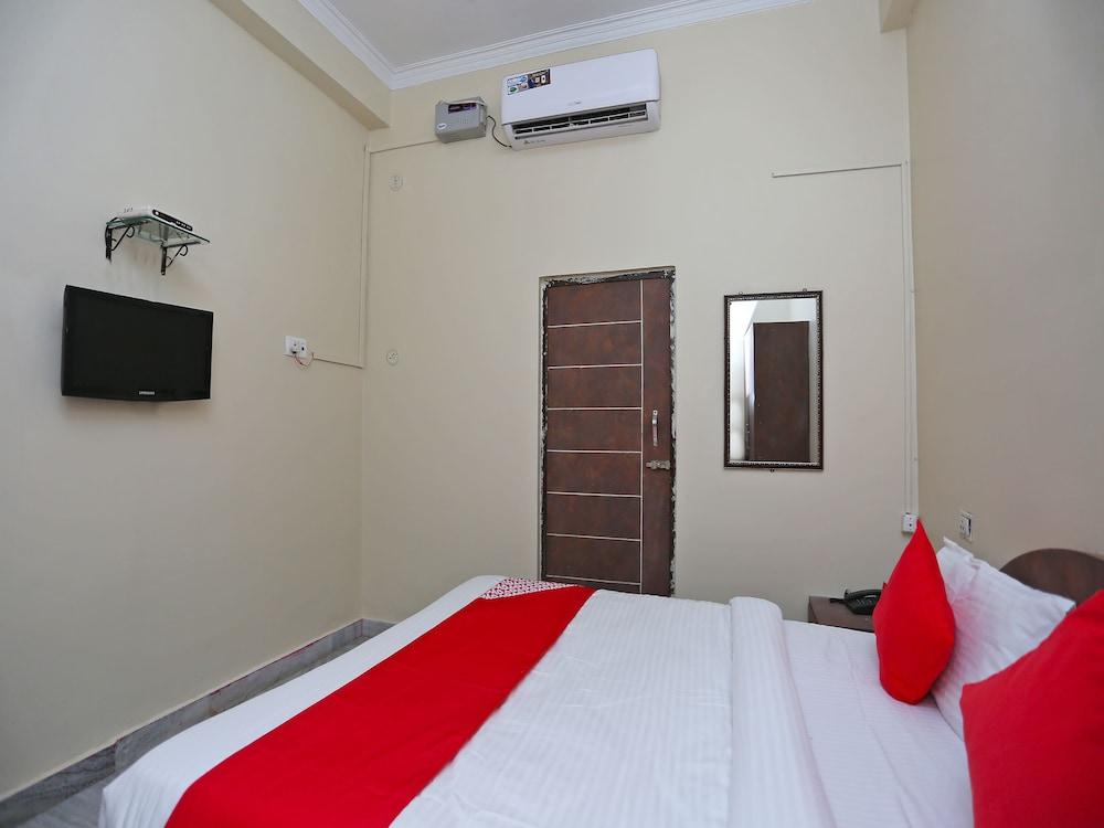 OYO 18362 Hotel Jai Maa Durga
