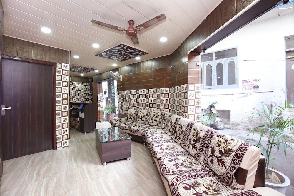 OYO 19473 Rr Residency