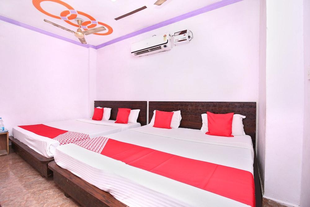 OYO 19565 Hotel Galaxy