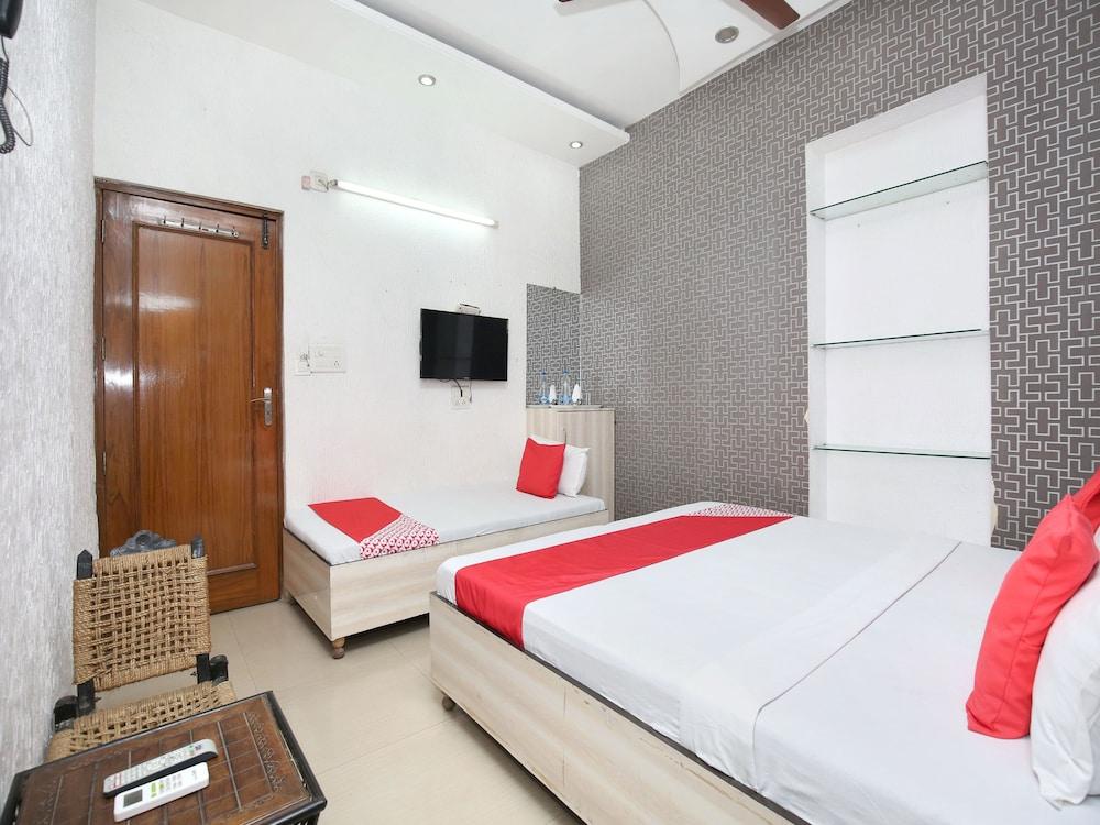 OYO 17330 Onkar Residency