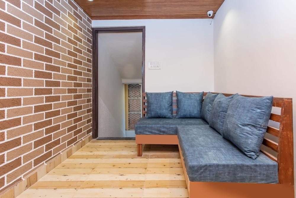 OYO 23581 The Park View