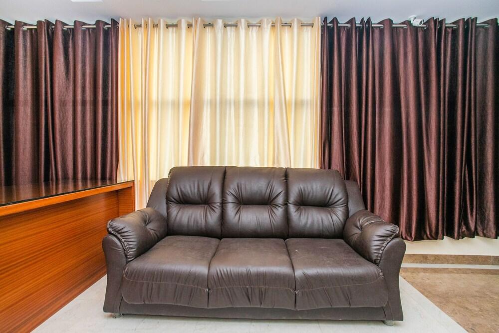 OYO 18836 Orchid Suites