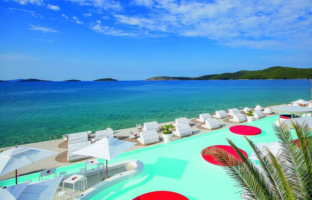 Dalmatian Star Homes