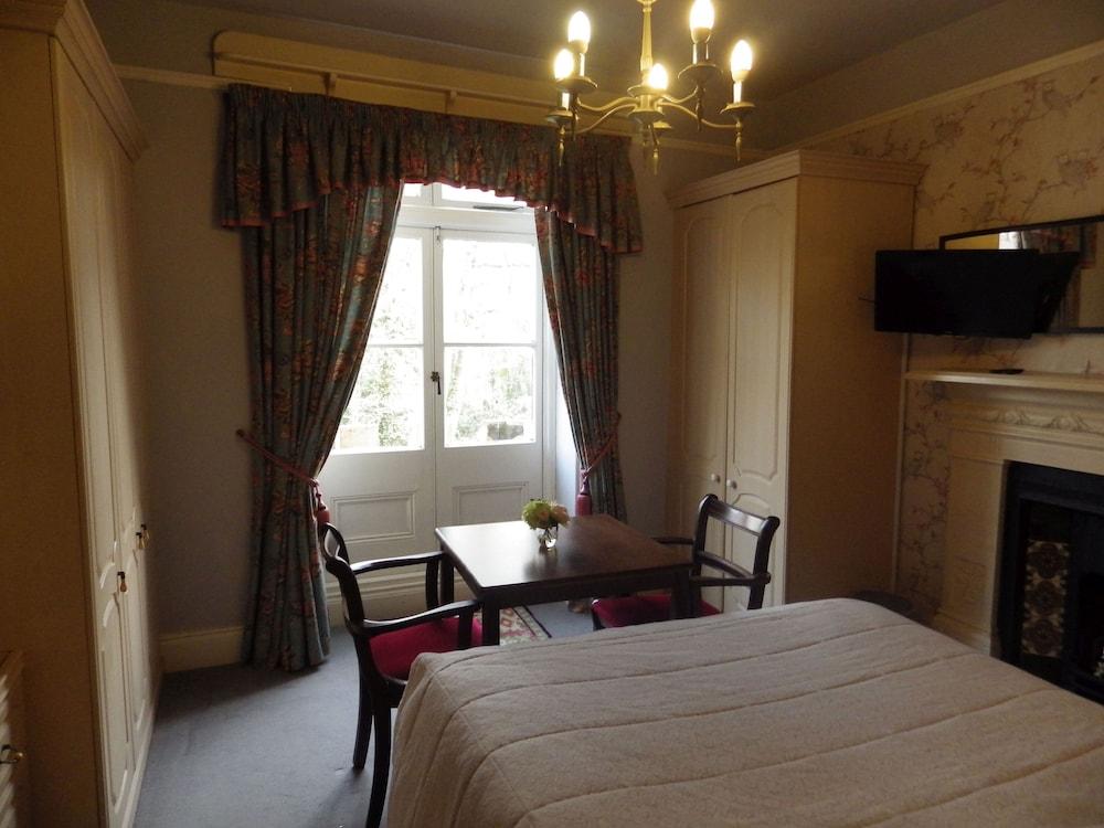 Ryvington Apartments