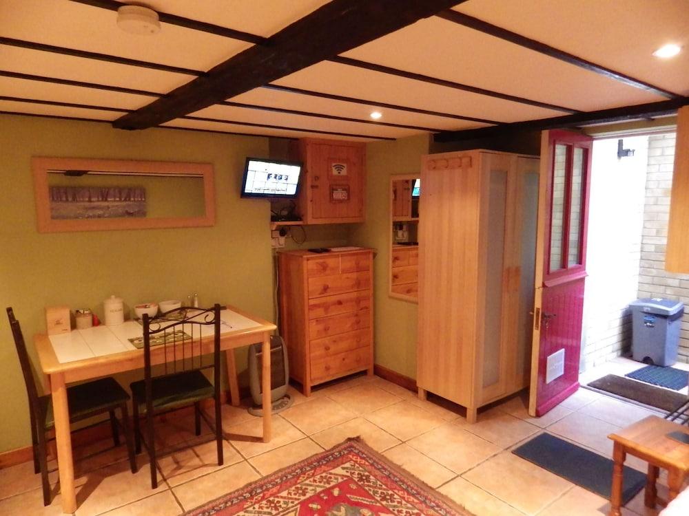 Ryvington Apartments